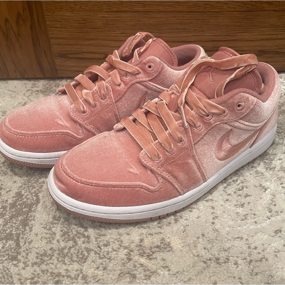 Nike Air Jordan 1 Low SE